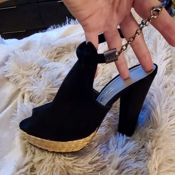 Gorgeous Santa Lolla platform suede heels - Picture 4 of 8